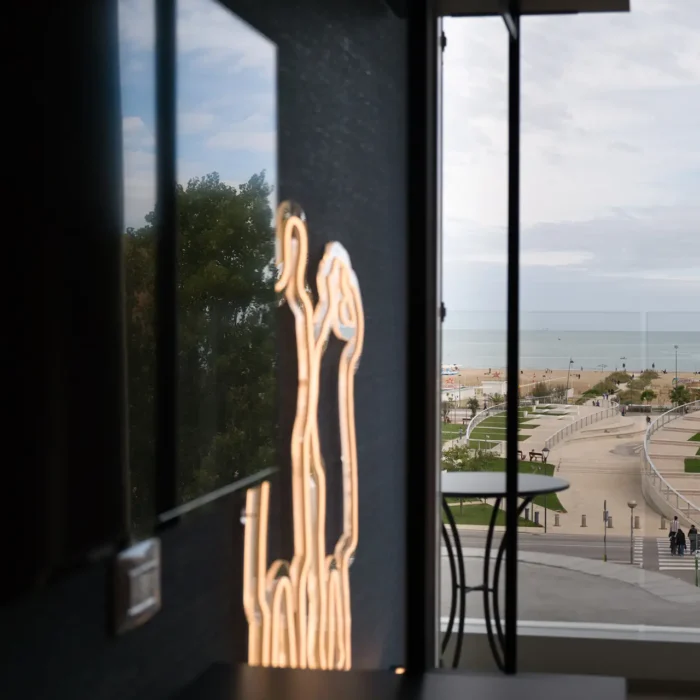 241014DM2LF_L1590663